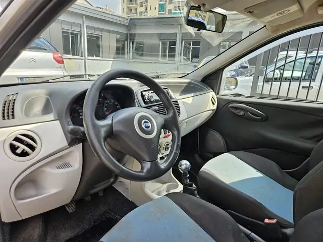 Fiat Punto view 4