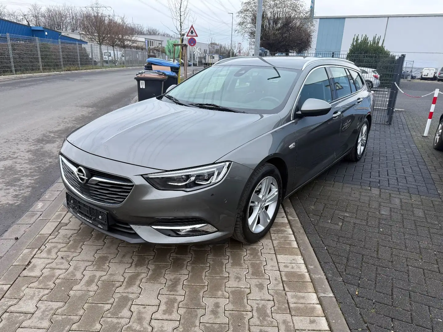 Opel Insignia B Sports Tourer Business Innovation Grau - 1