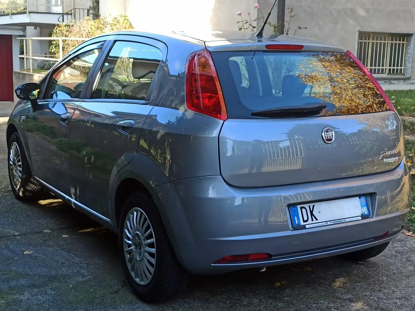 Fiat Grande Punto 5p 1.4 Active c/clima 77cv Grigio - 2