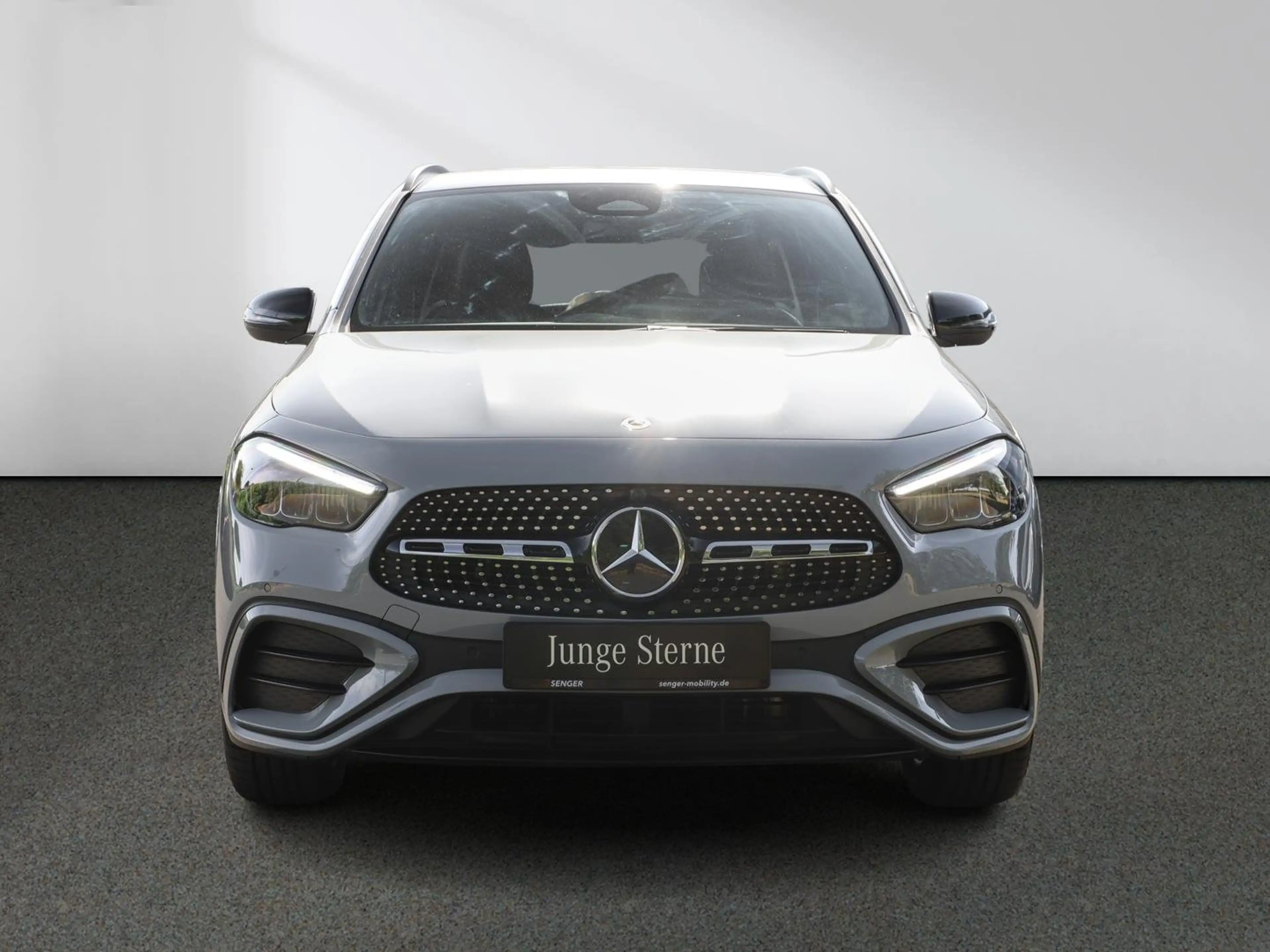 Mercedes-Benz GLA 200 AMG Line Night Special-Edition Rückfahrk — photo 4