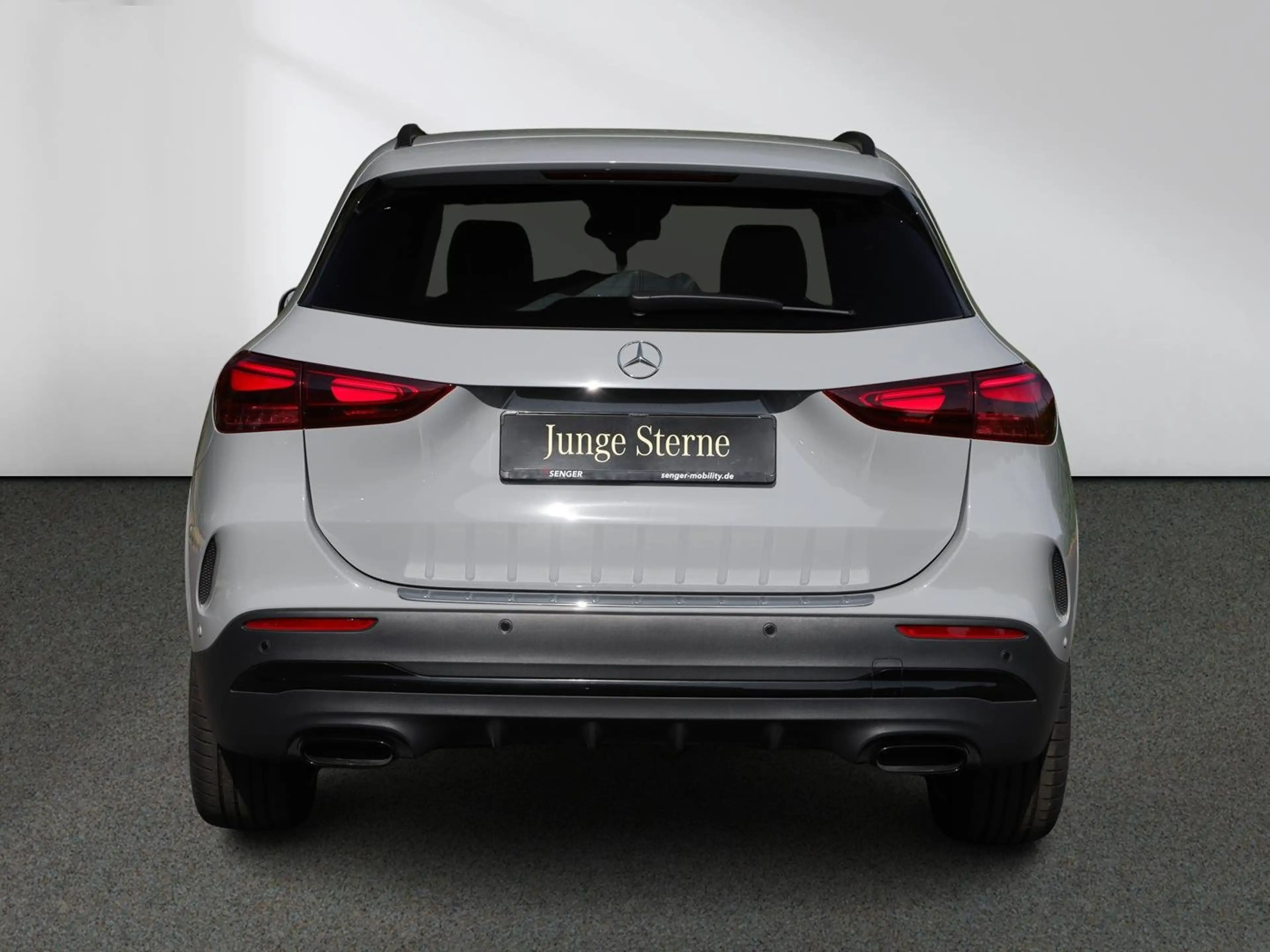 Mercedes-Benz GLA 200 AMG Line Night Special-Edition Rückfahrk — photo 5