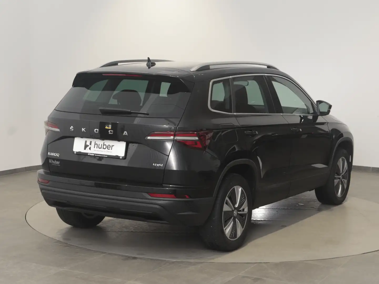 Skoda Karoq 4x4 Style TDI DSG Schwarz - 2