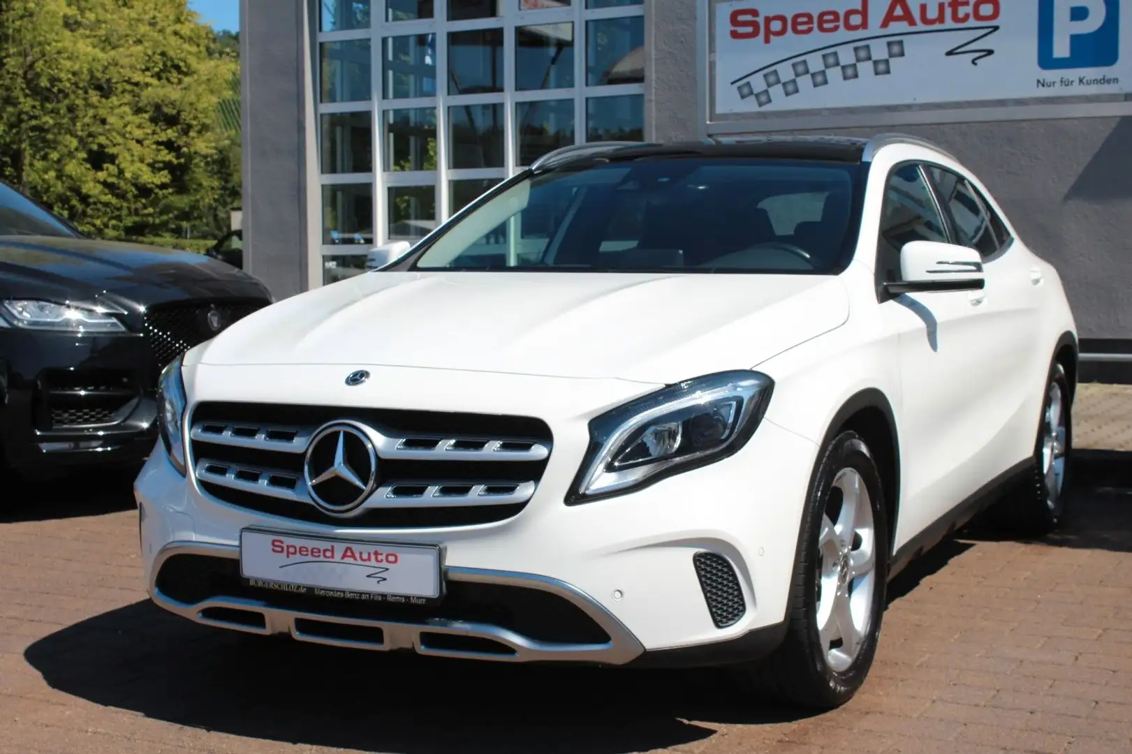 Mercedes-Benz GLA 200 Urban/PANORAMA/LED High/KAMERA/PDC/18ZOL Weiß - 2