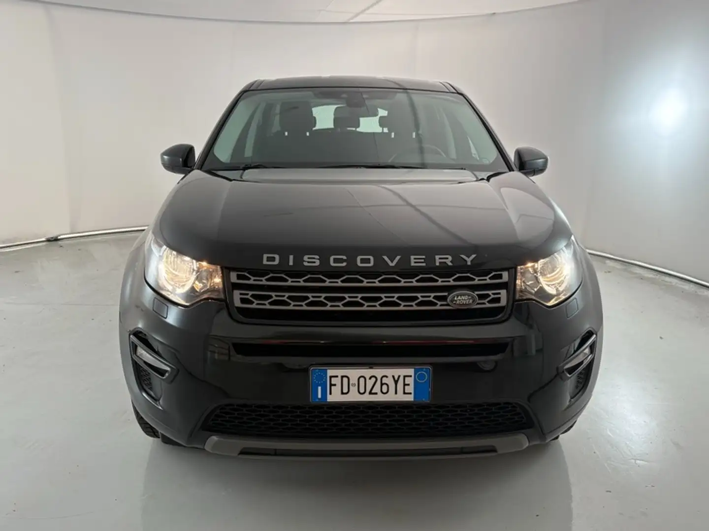 Land Rover Discovery Sport 2.0 TD4 Pure Nero - 2