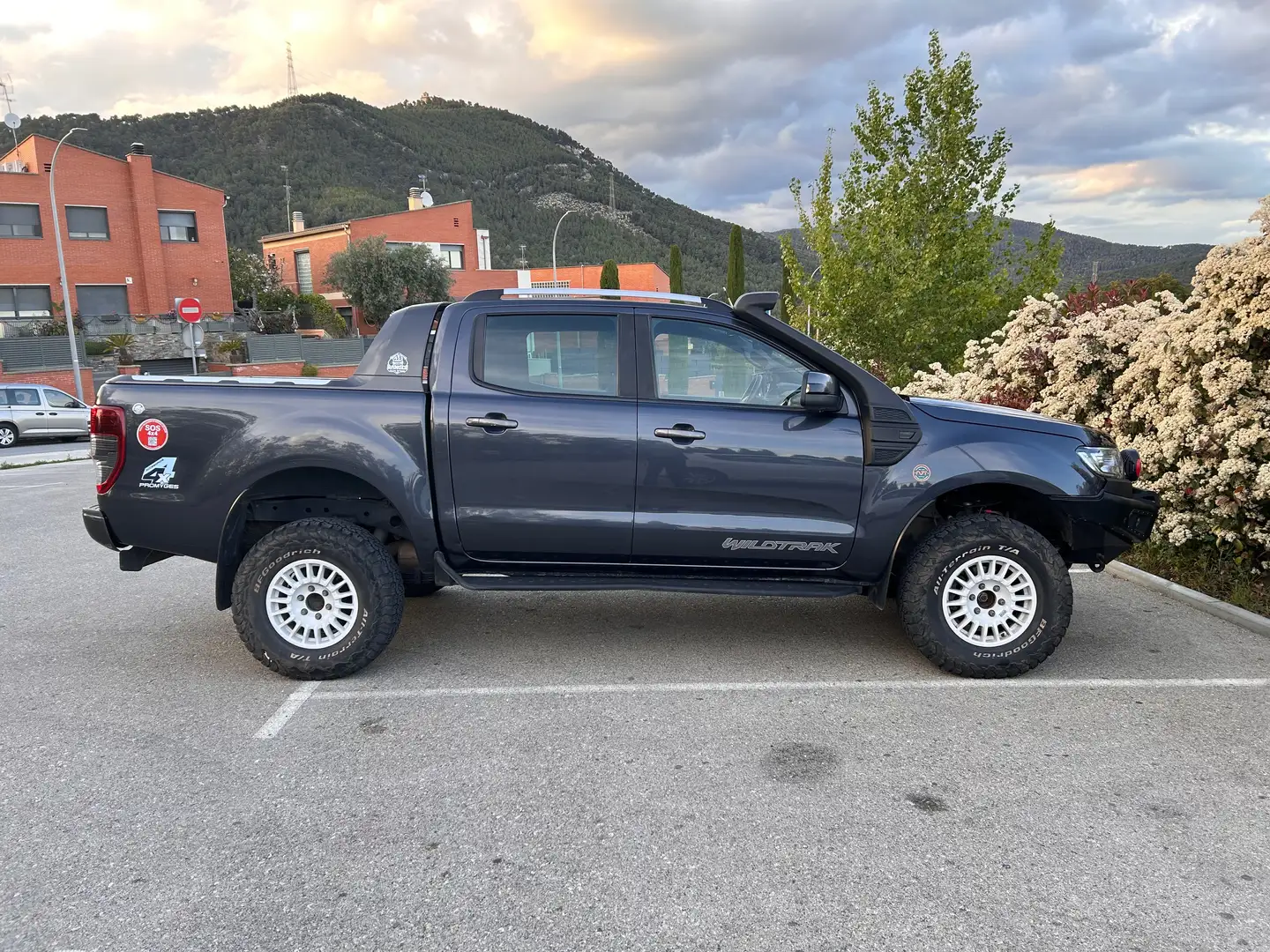 Ford Ranger Ranger 3.2TDCI DCb. Wildtrak 4x4 Aut. 200 Wildtrak Gris - 2