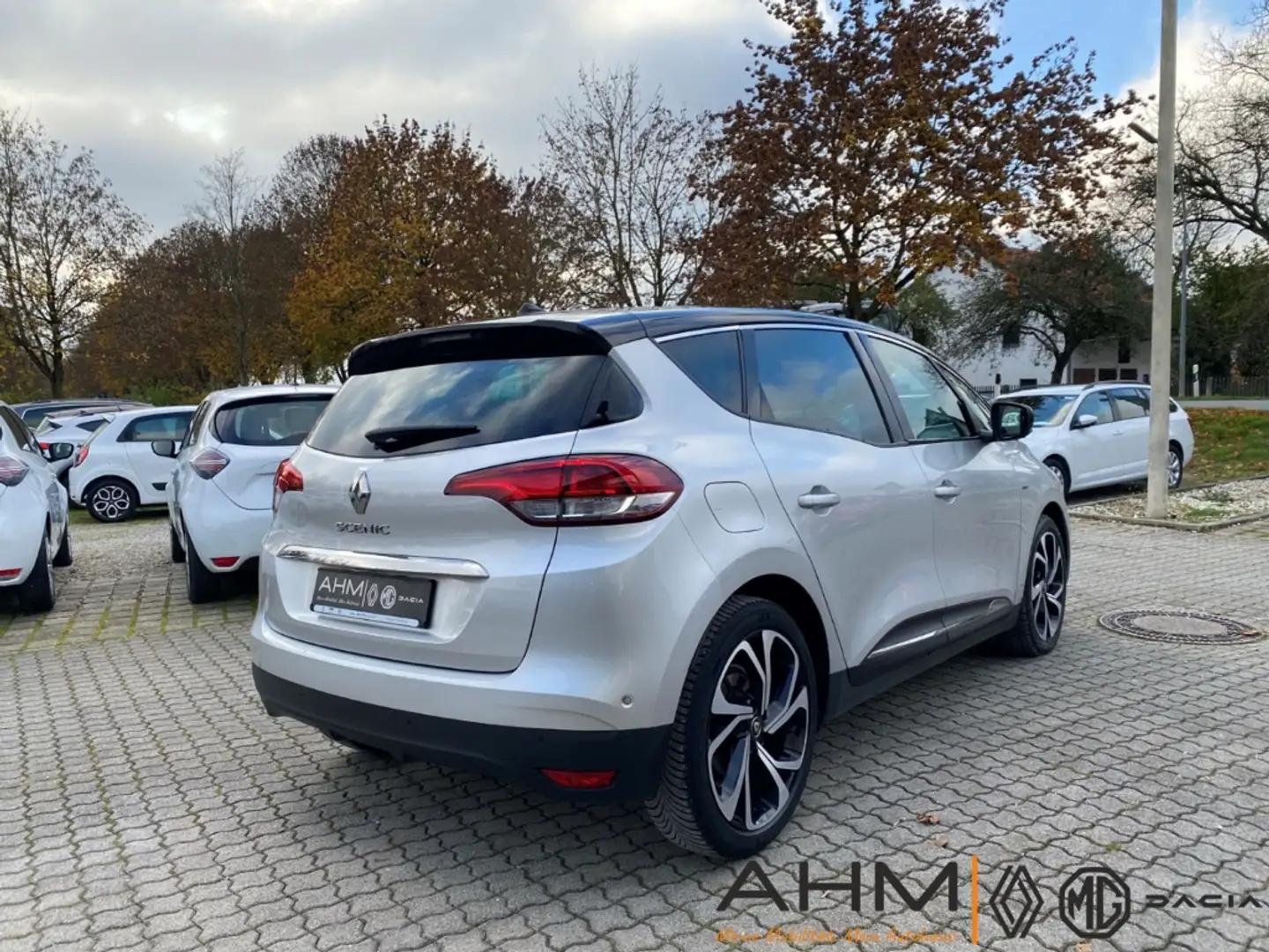 Renault Scenic IV BOSE Edition BLUE dCi Panoramadach BOSE Grau - 2