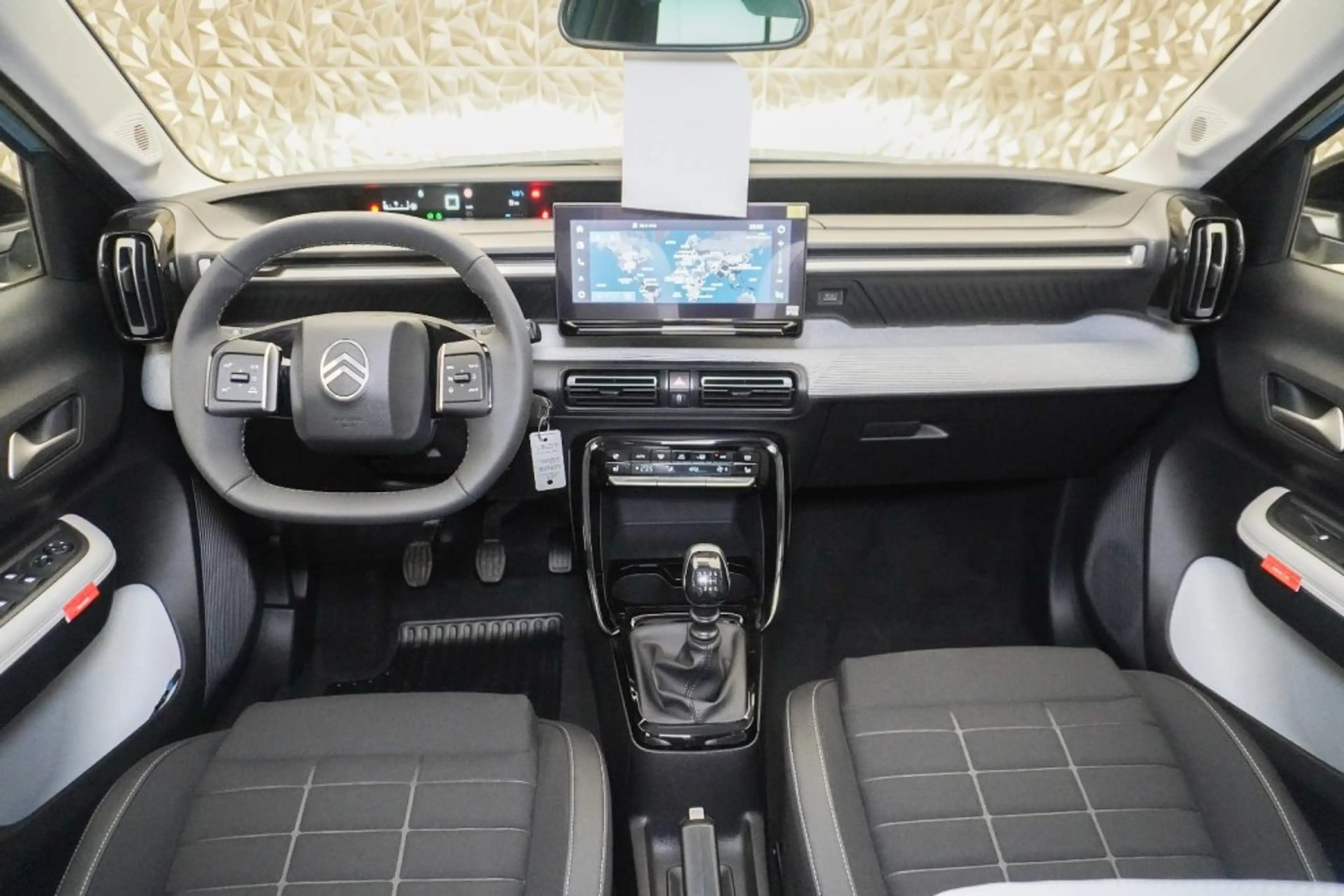Citroen C3 Turbo 100PS Manuell MAX mit Winterpaket — photo 12