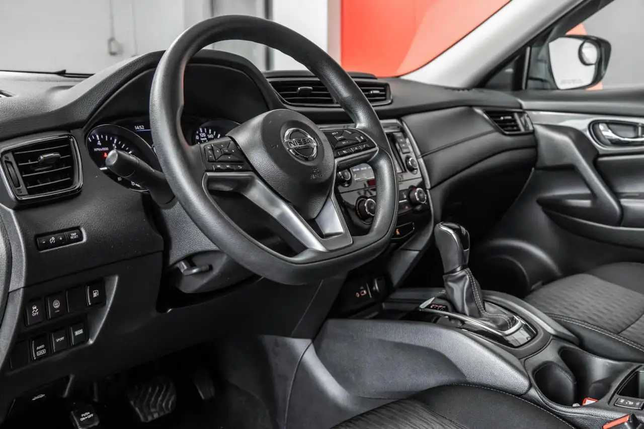 Nissan Rogue снимка Nissan Rogue