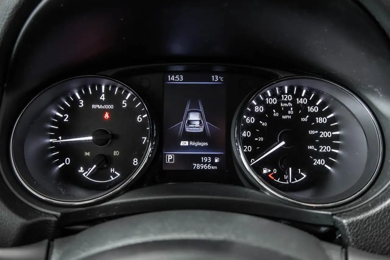 Nissan Rogue снимка Nissan Rogue