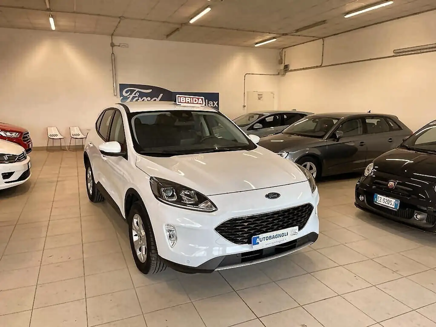 Ford Kuga CONNECT 2.5 Full Hybrid CVT 2WD 29000 KM Blanc - 2