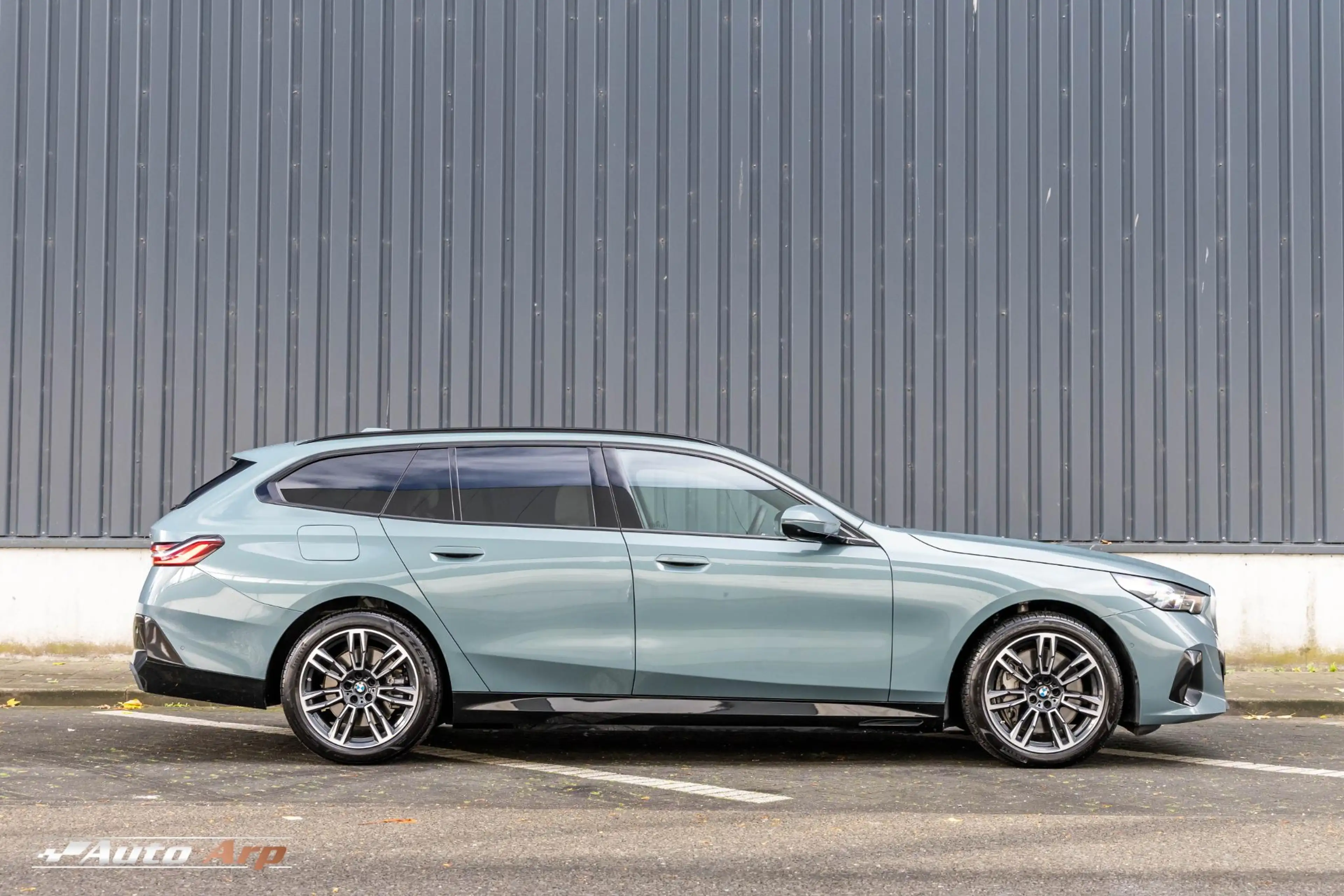 BMW 550 5-serie Touring 550e xDrive M Sport Pro Edition — photo 4