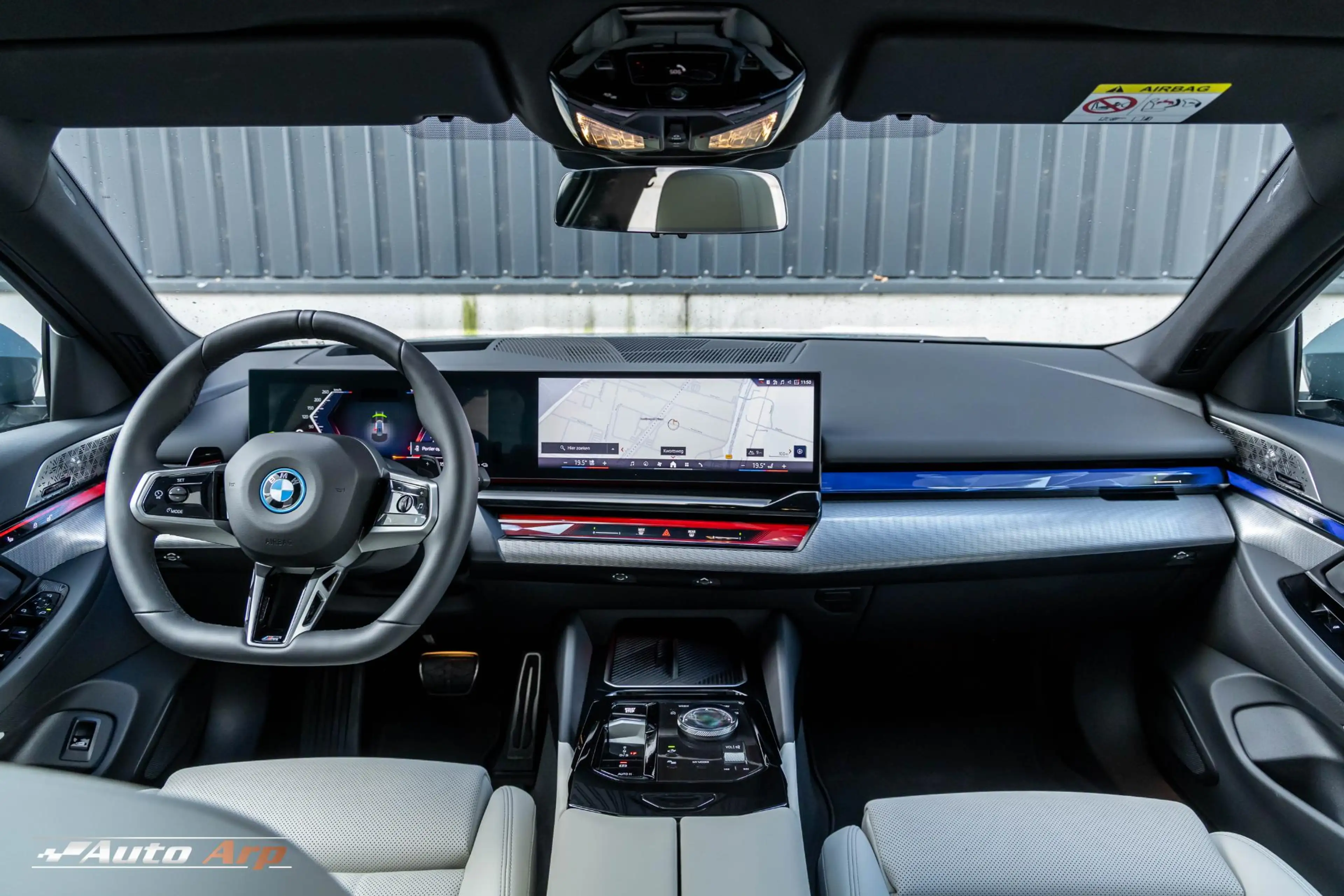 BMW 550 5-serie Touring 550e xDrive M Sport Pro Edition — photo 21