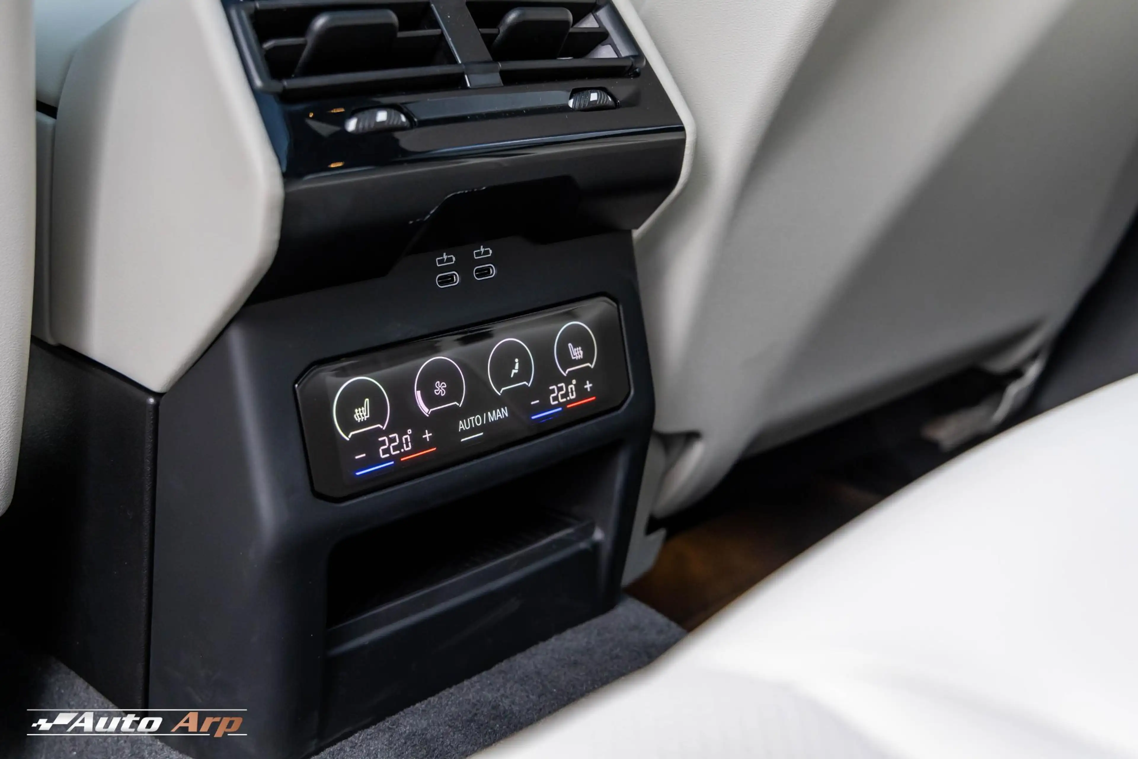 BMW 550 5-serie Touring 550e xDrive M Sport Pro Edition — photo 25