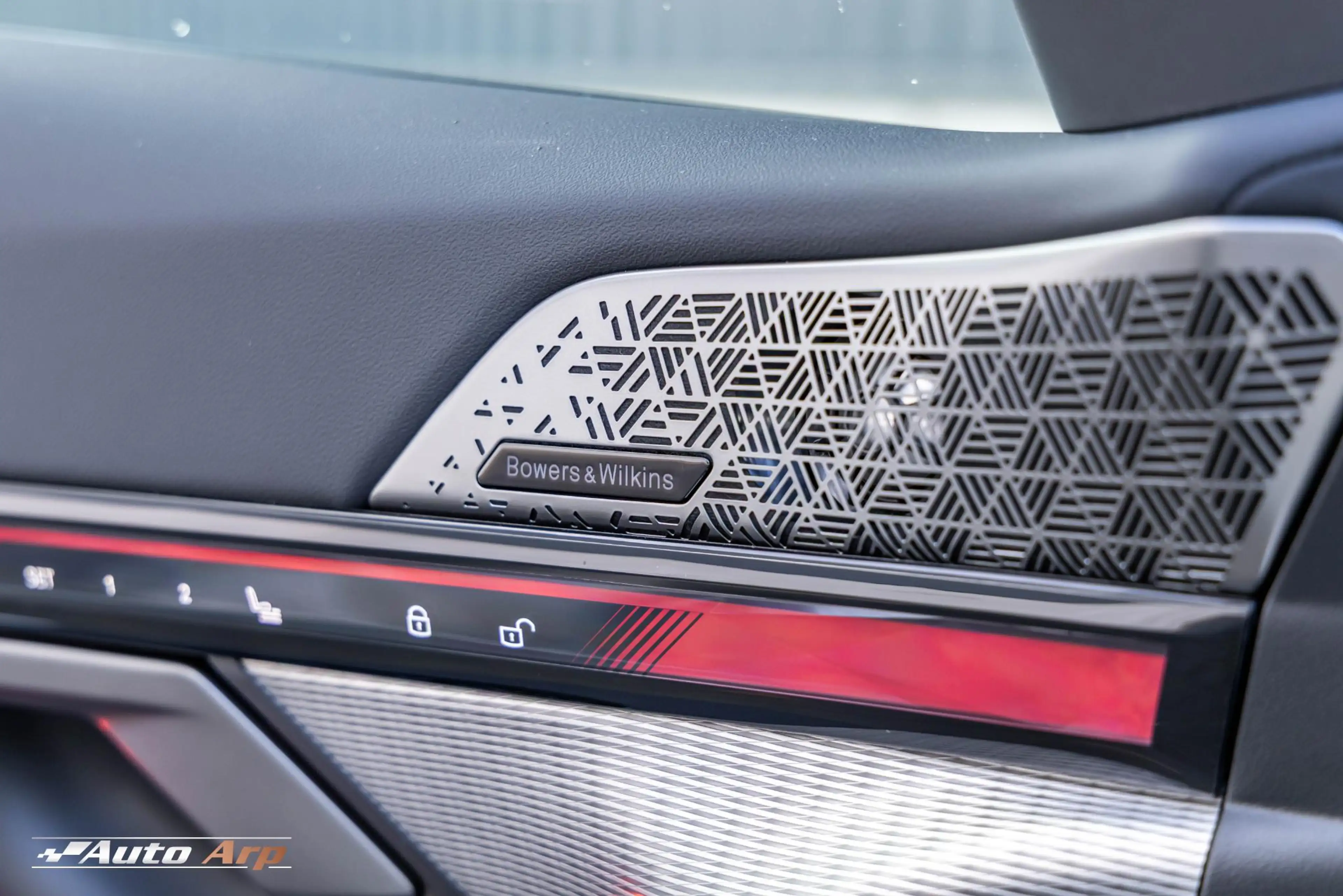 BMW 550 5-serie Touring 550e xDrive M Sport Pro Edition — photo 26