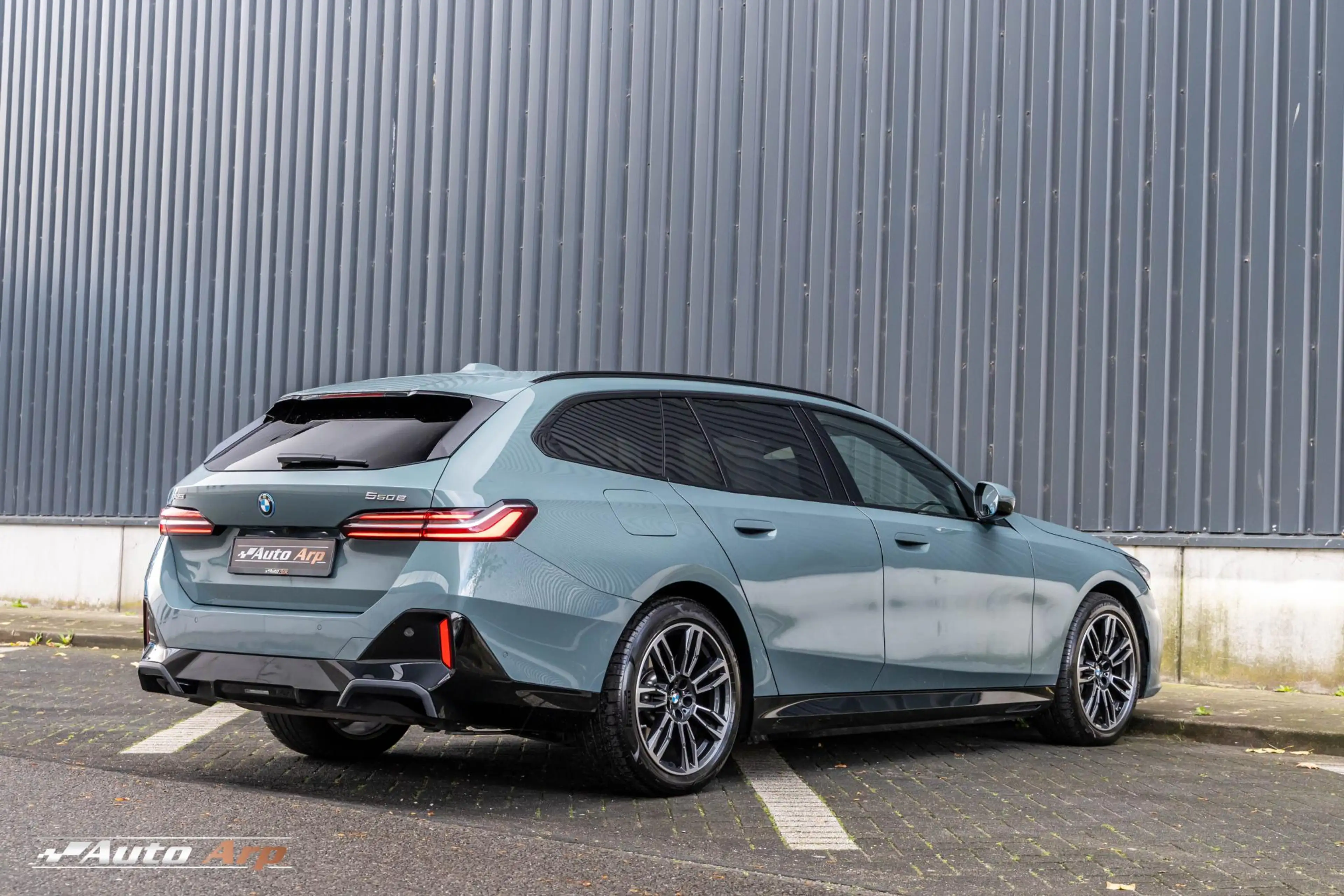 BMW 550 5-serie Touring 550e xDrive M Sport Pro Edition — photo 17