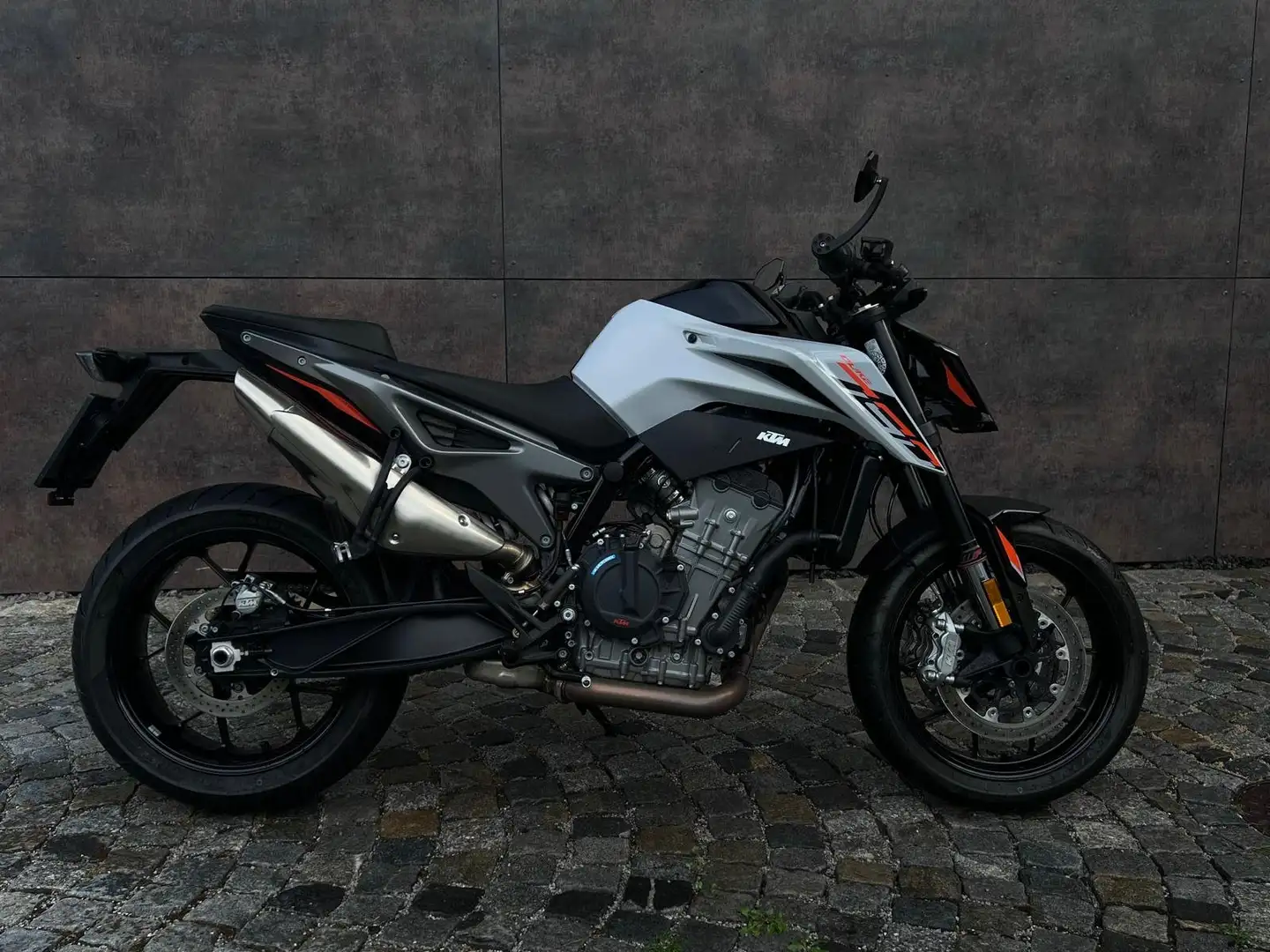 KTM 790 Duke Grau - 1