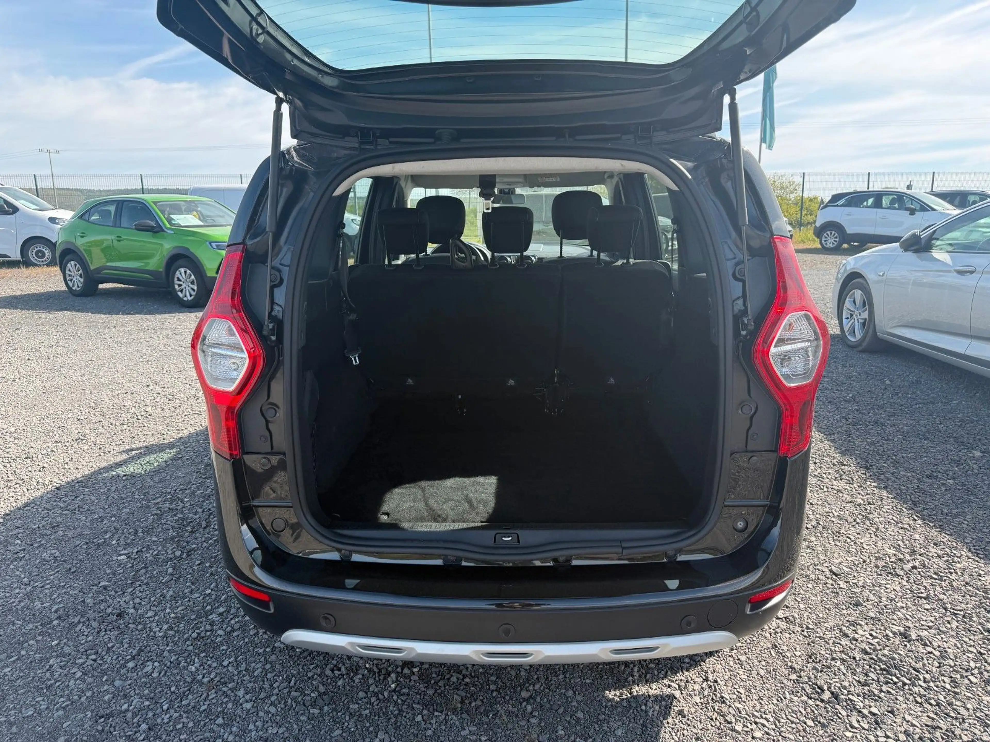 Dacia Lodgy Stepway — photo 11