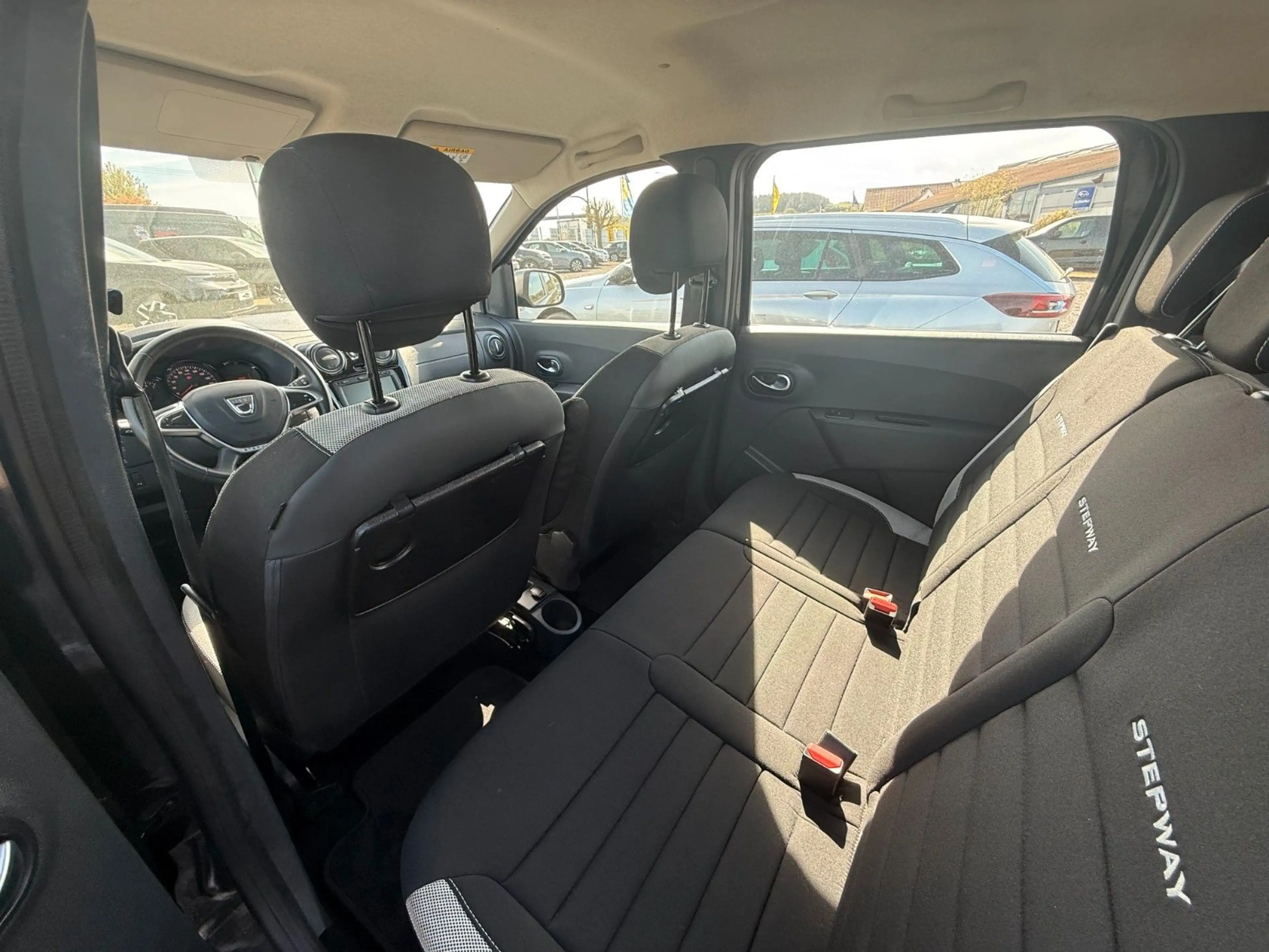 Dacia Lodgy Stepway — photo 15