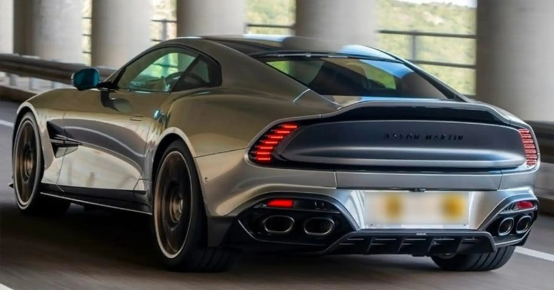애스턴마틴 DBS Coupe 2025 골드 사진 1
