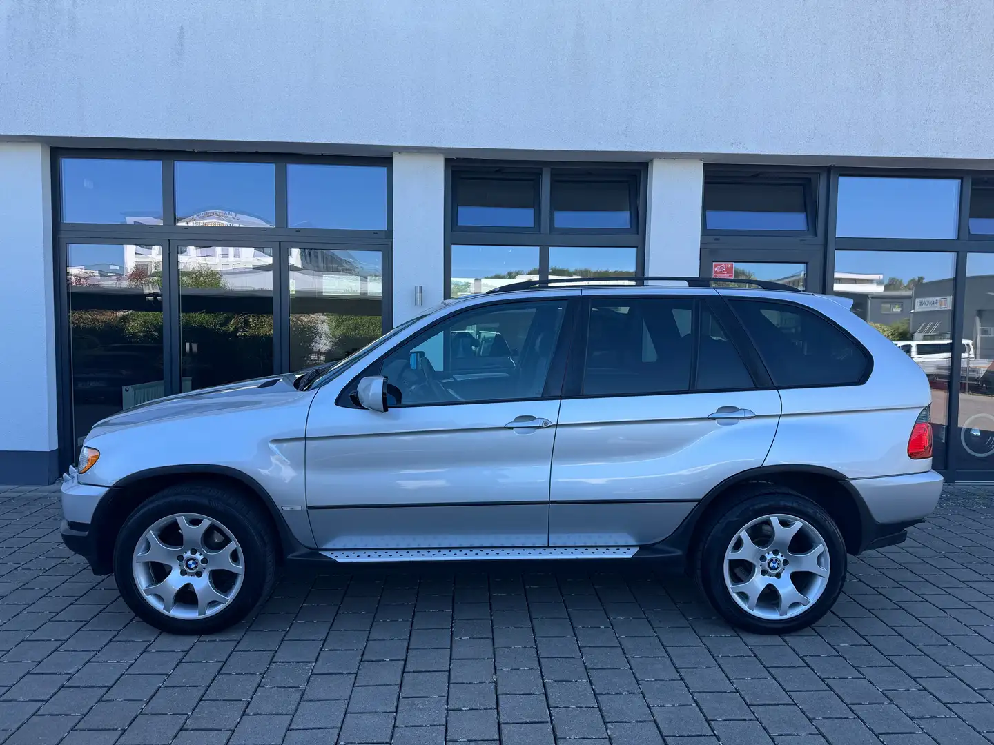 BMW X5 3.0 d/XENON/SCHIEBEDACH/NAVI/LEDER/19"ALU Silber - 2
