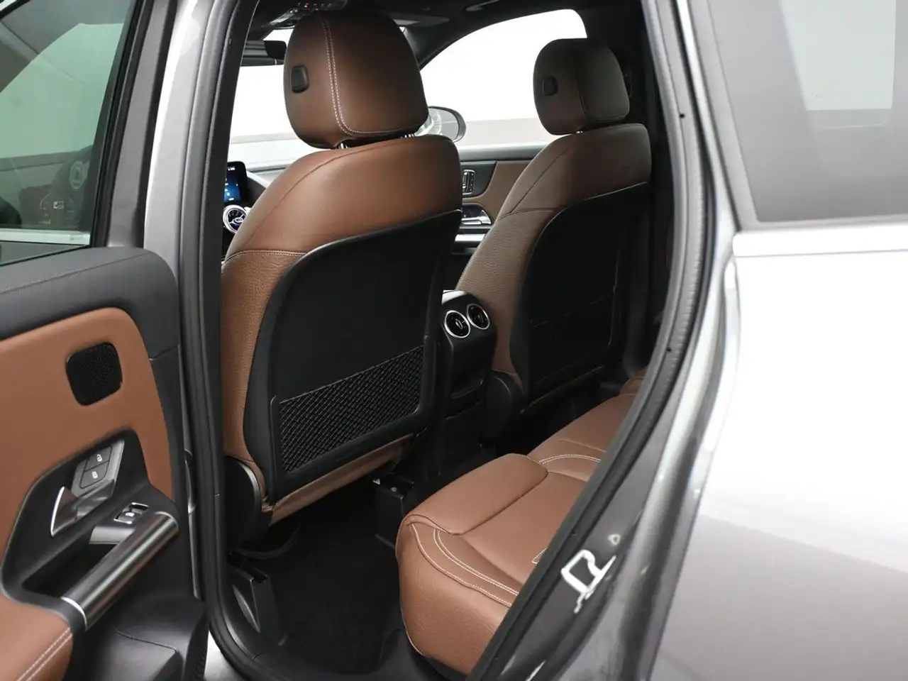 Mercedes-Benz GLA снимка Mercedes-Benz GLA