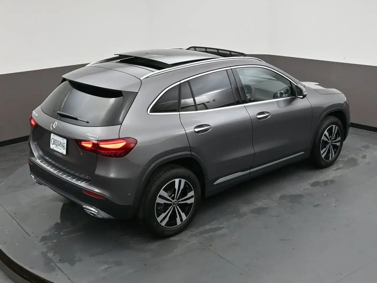 Mercedes-Benz GLA снимка Mercedes-Benz GLA