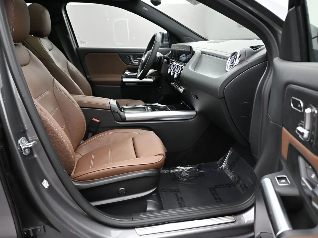 Mercedes-Benz GLA снимка Mercedes-Benz GLA