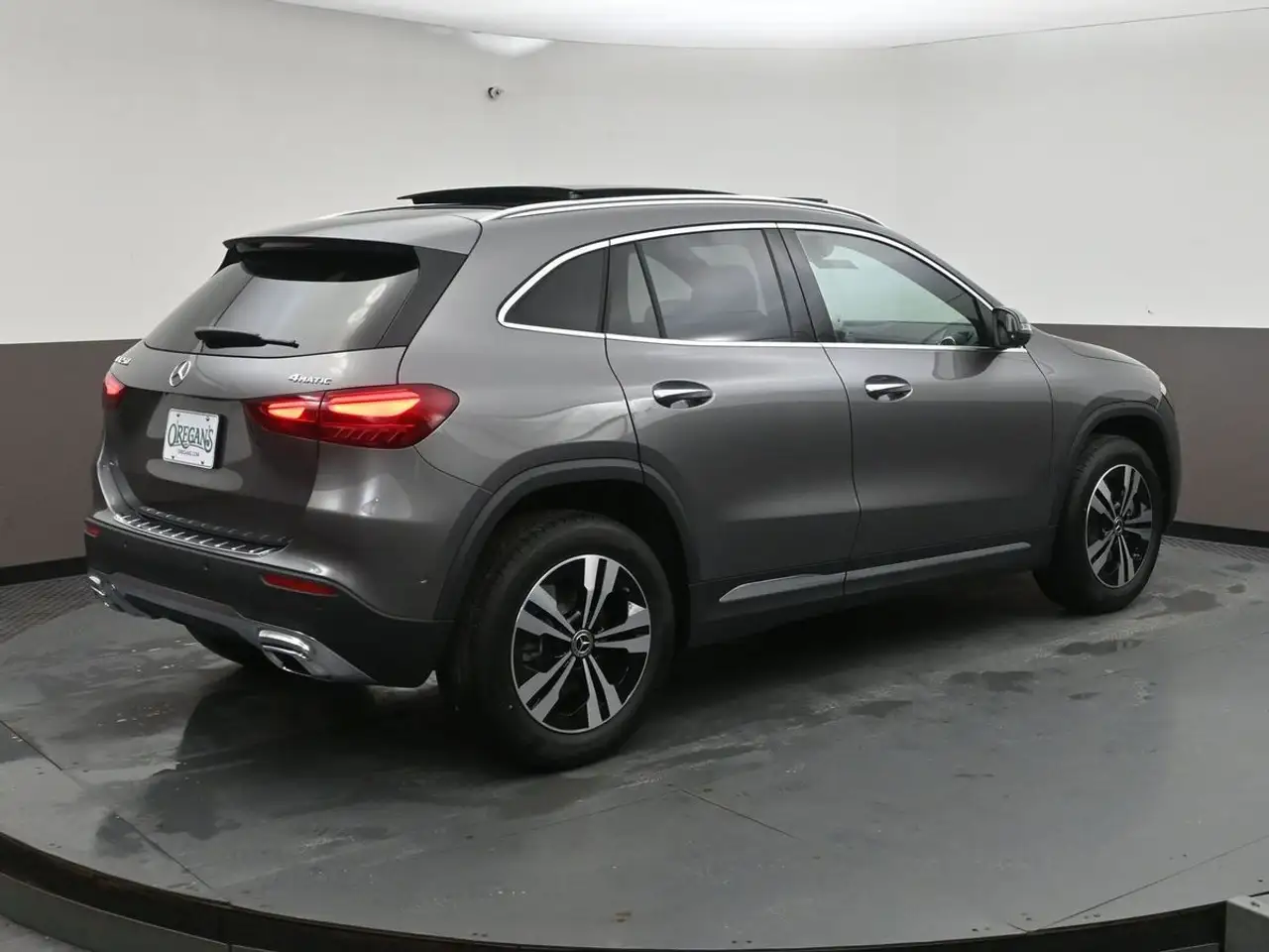 Mercedes-Benz GLA снимка Mercedes-Benz GLA