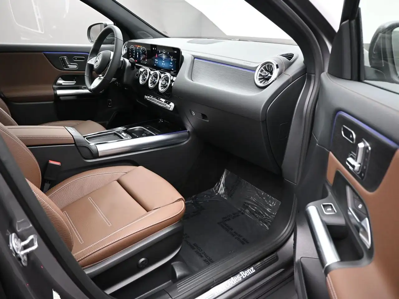 Mercedes-Benz GLA снимка Mercedes-Benz GLA