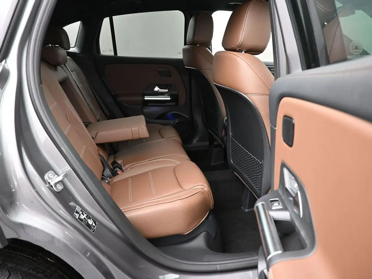 Mercedes-Benz GLA снимка Mercedes-Benz GLA