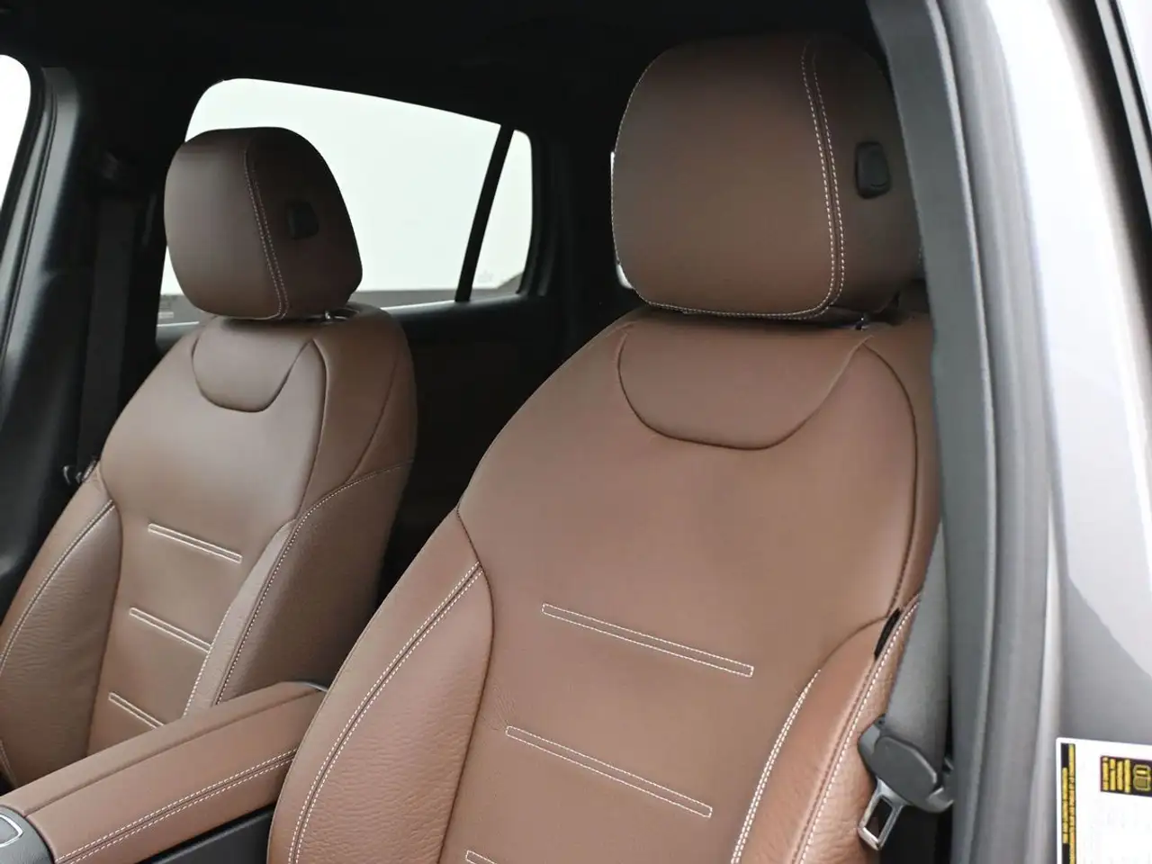Mercedes-Benz GLA снимка Mercedes-Benz GLA