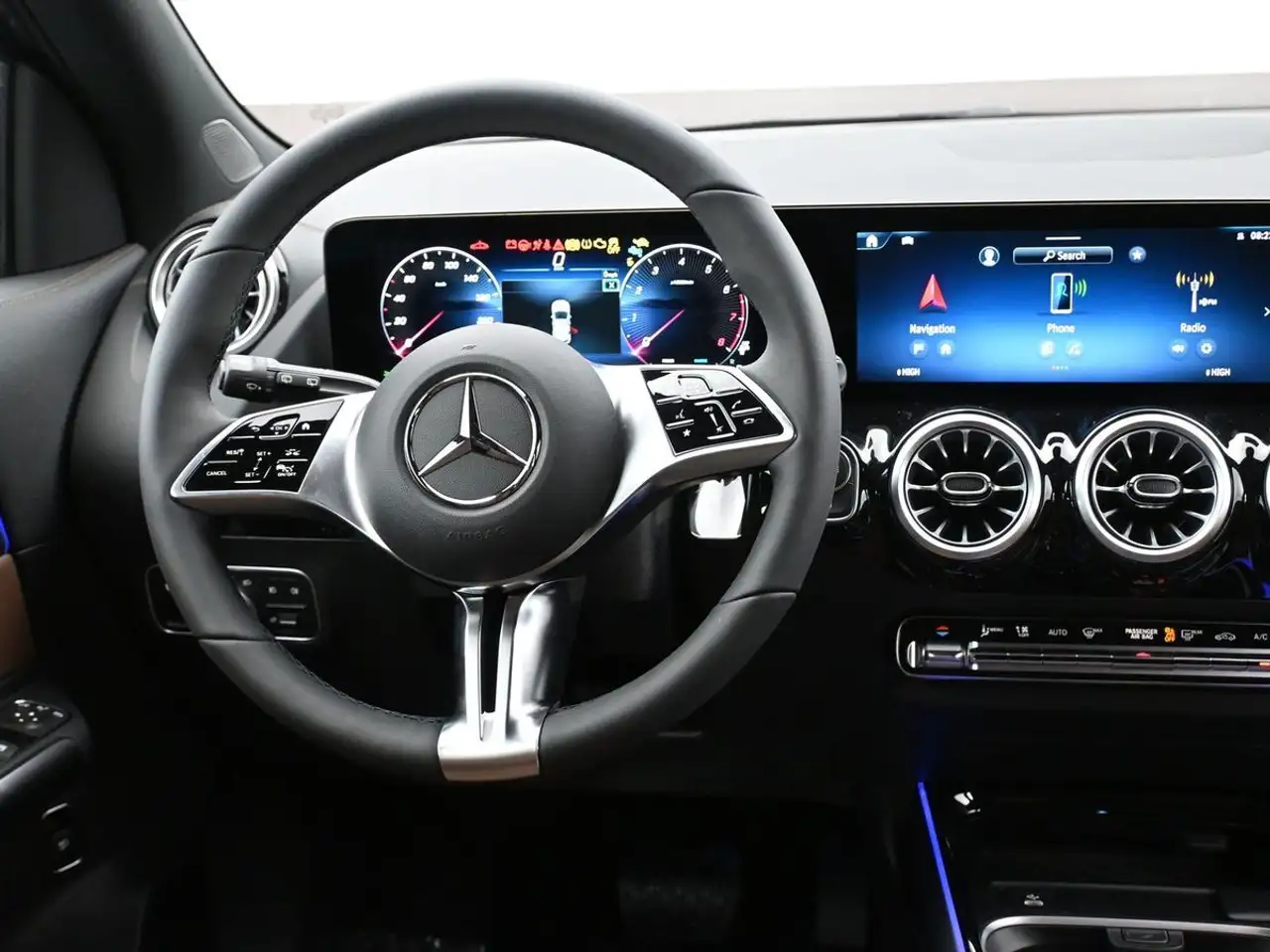Mercedes-Benz GLA снимка Mercedes-Benz GLA