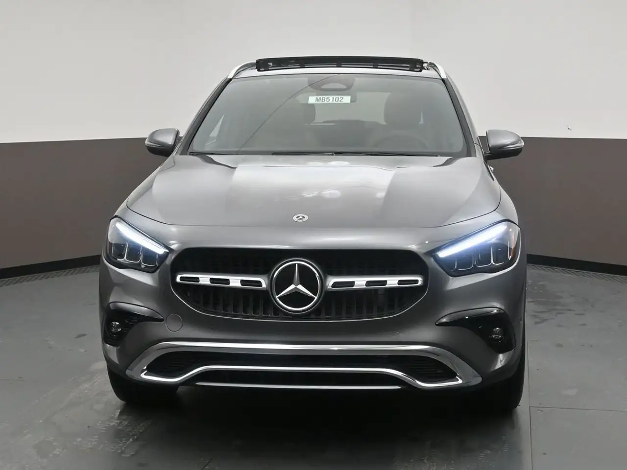 Mercedes-Benz GLA снимка Mercedes-Benz GLA