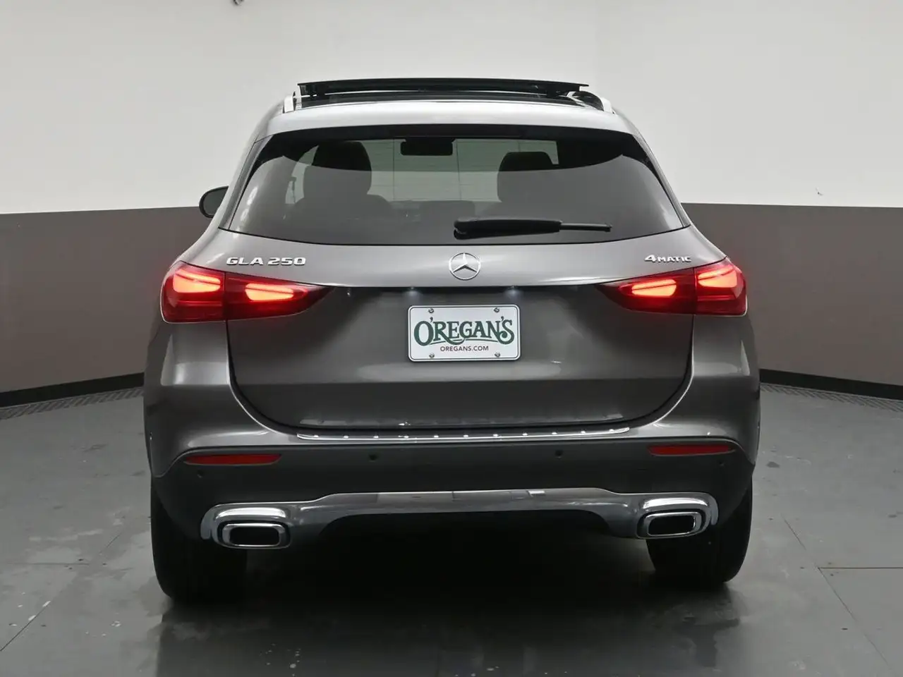 Mercedes-Benz GLA снимка Mercedes-Benz GLA