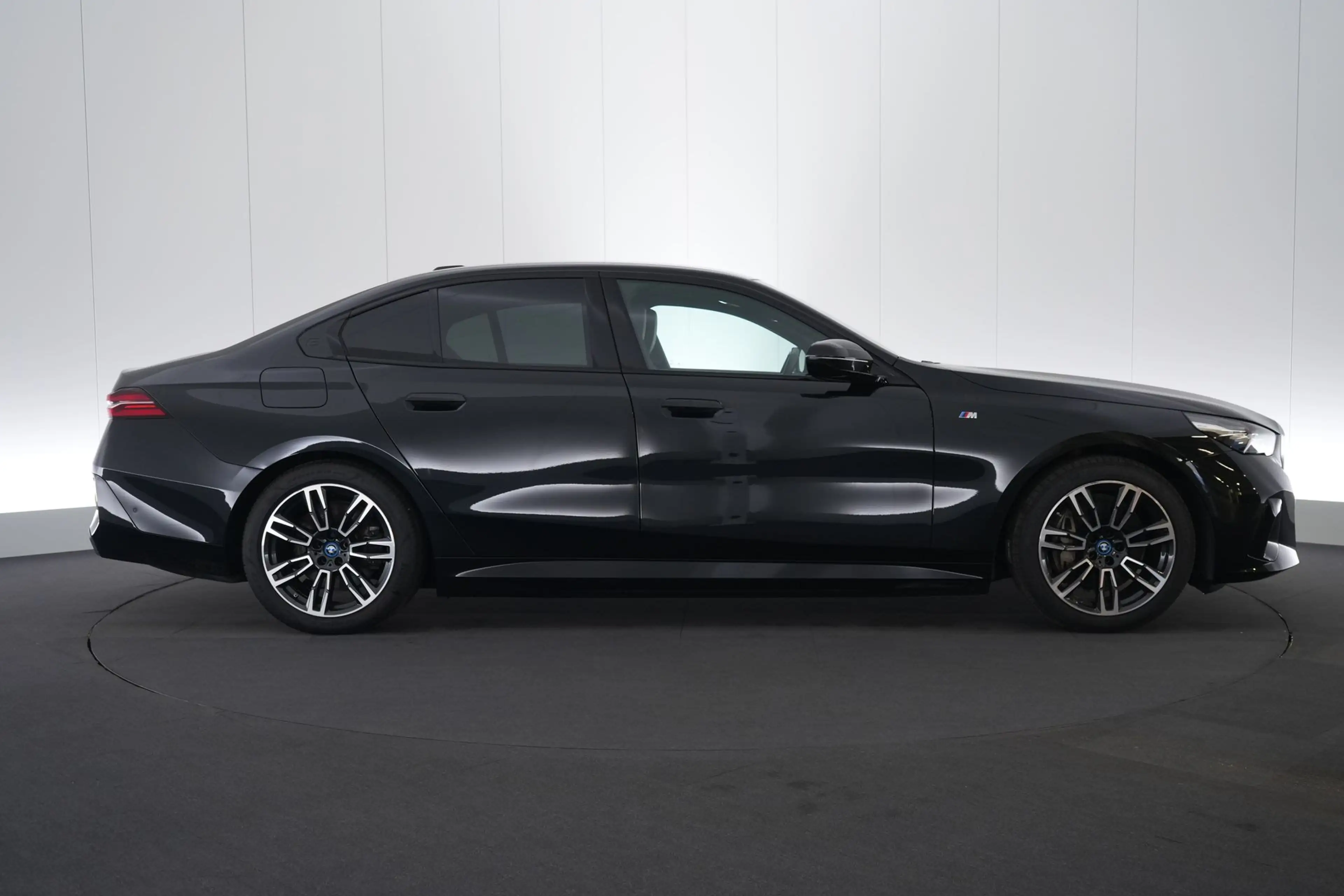 BMW i5 eDrive40 M-Sport LEDER/CUIR LED GPS PDC CAM Verw. — photo 5