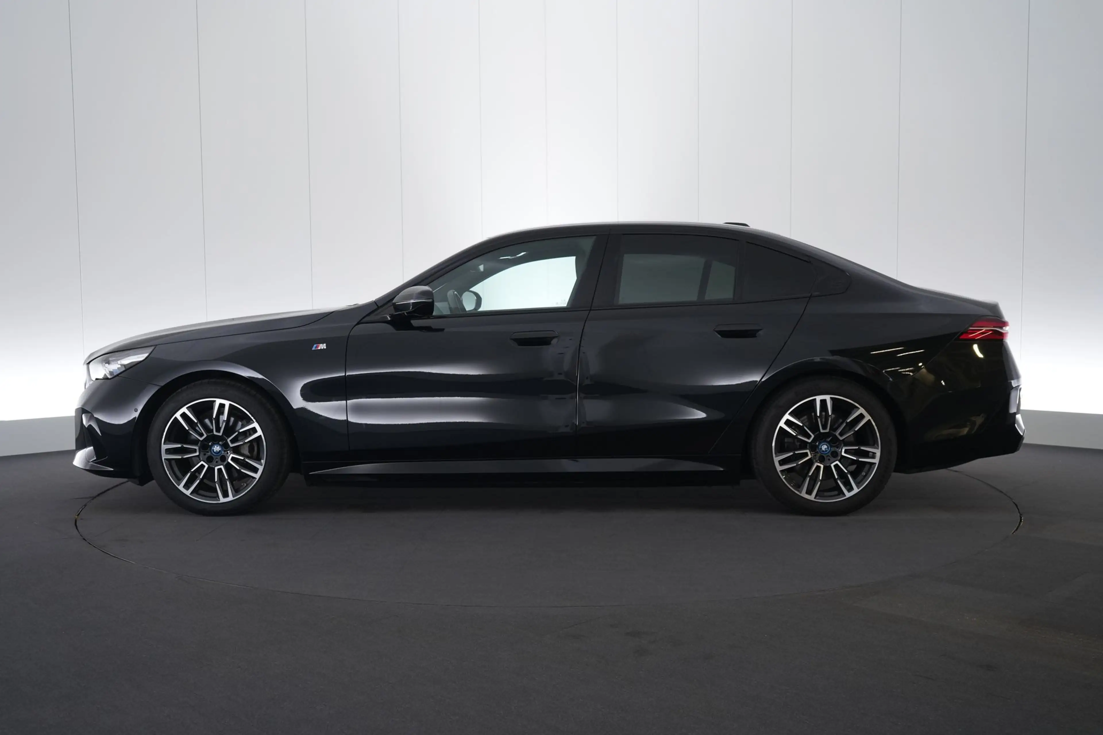 BMW i5 eDrive40 M-Sport LEDER/CUIR LED GPS PDC CAM Verw. — photo 11