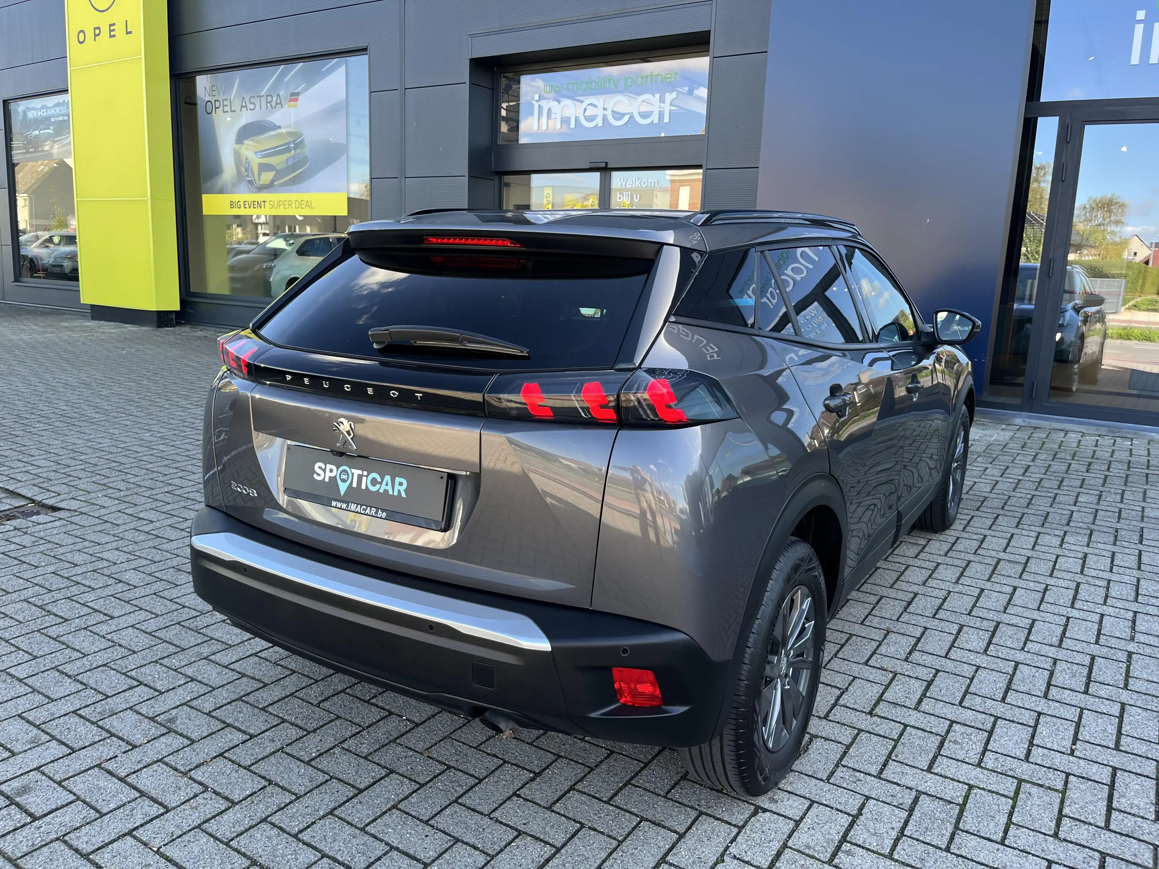 Peugeot 2008 1.2i S&S Style — photo 4