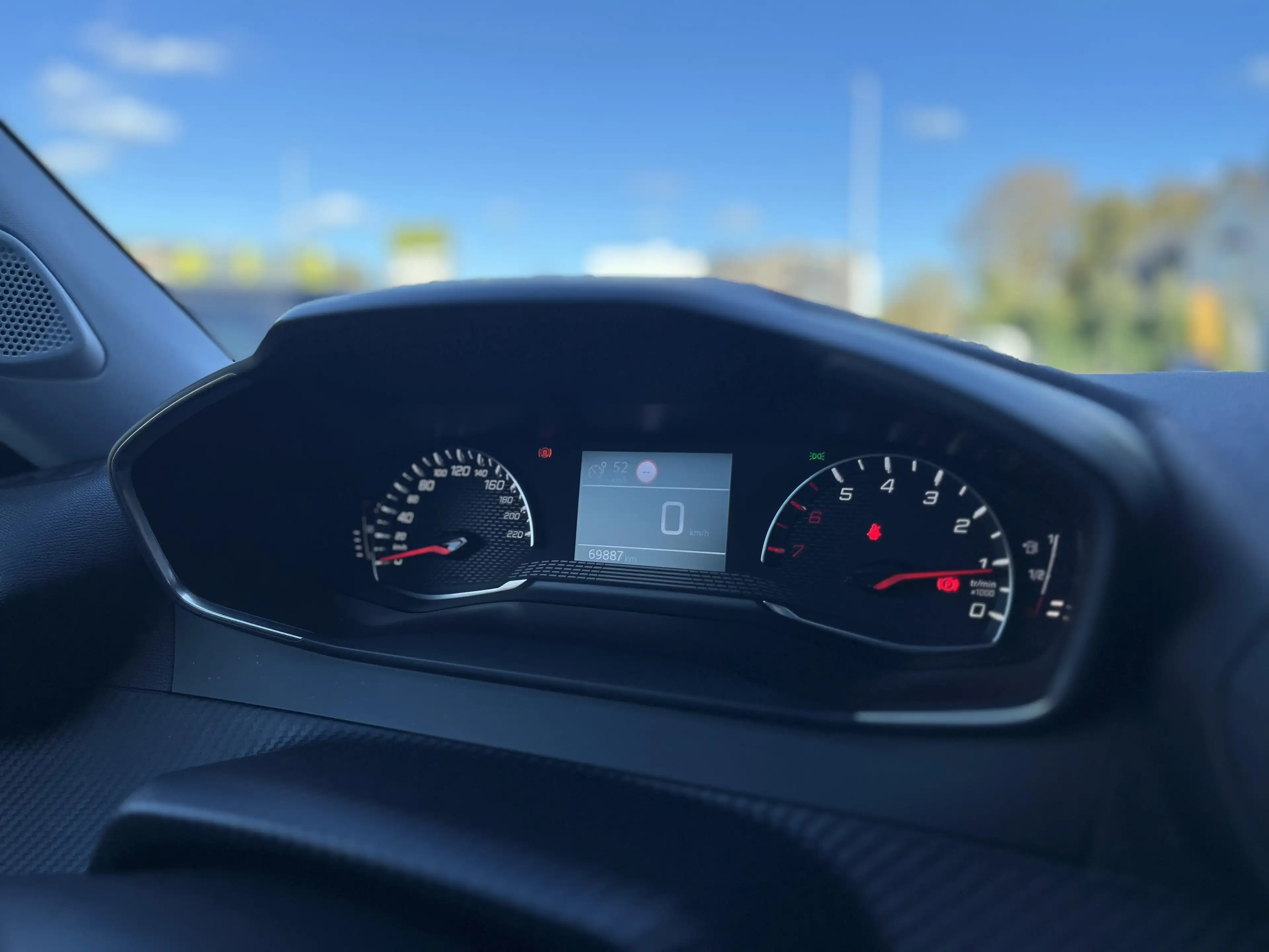 Peugeot 2008 1.2i S&S Style — photo 17