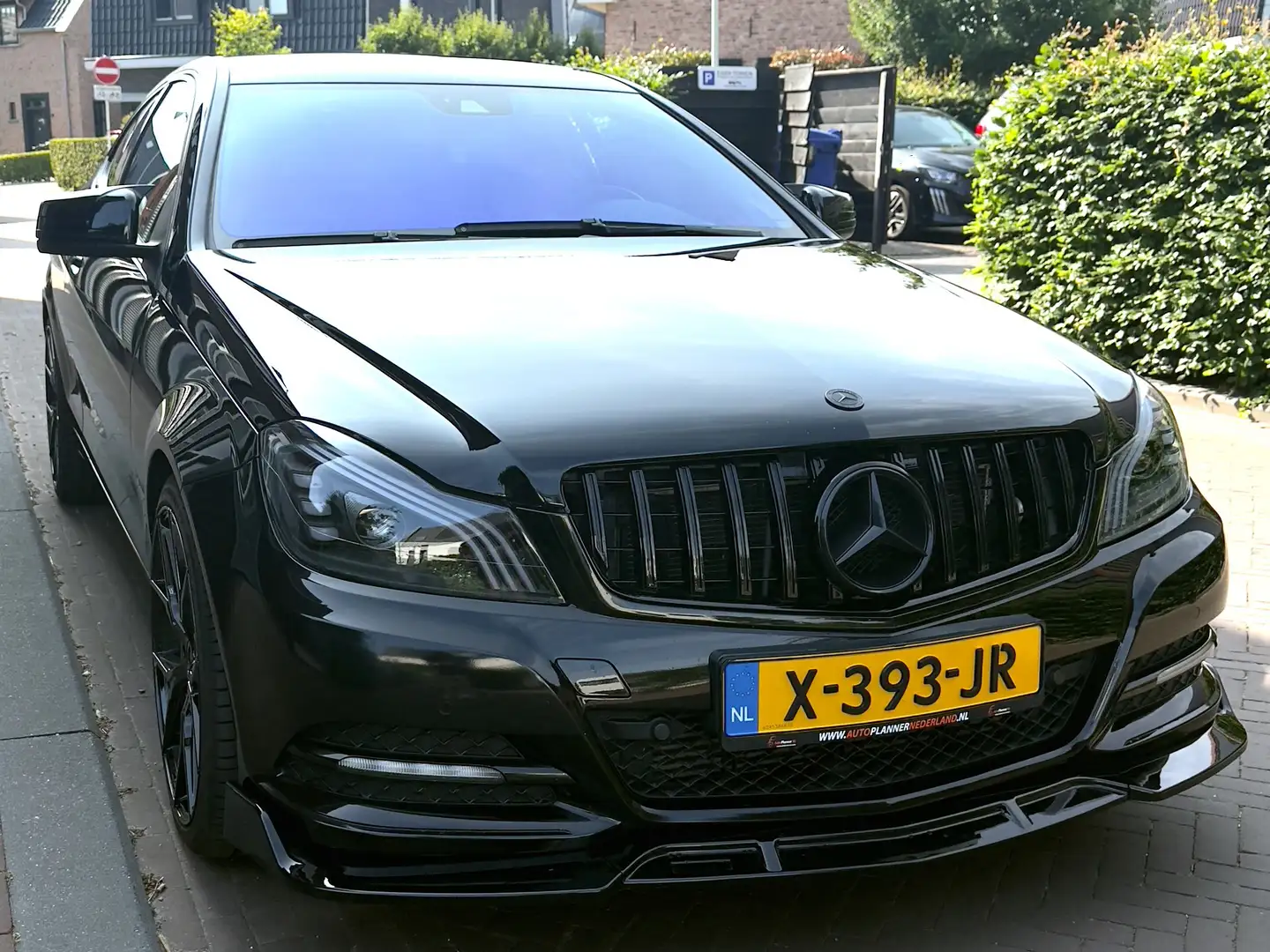 Mercedes-Benz C 180 AMG style & stage 2 getuned Zwart - 1