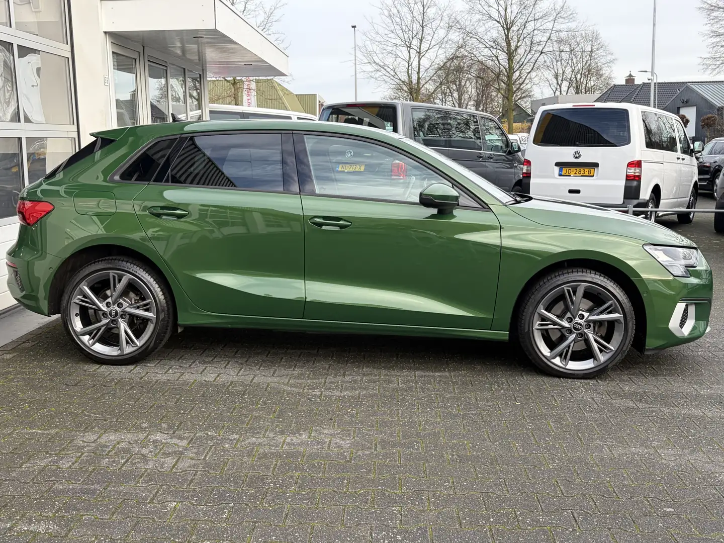 Audi A3 Sportback 40 TFSI e Advanced edition Uniek: Indivi Grün - 2