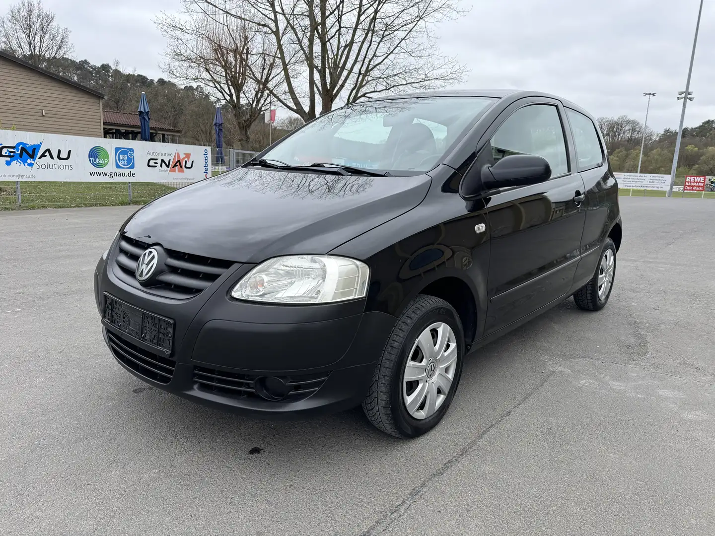 Volkswagen Fox 1.2 Basis Neu TÜV Schwarz - 1
