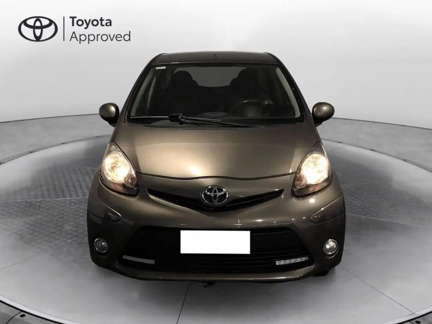 Toyota Aygo 1.0 Lounge connect 5p Brown - 2