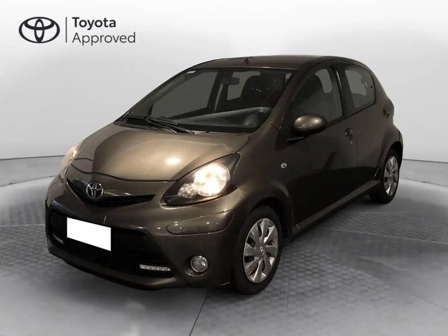 Toyota Aygo 1.0 Lounge connect 5p Brown - 1