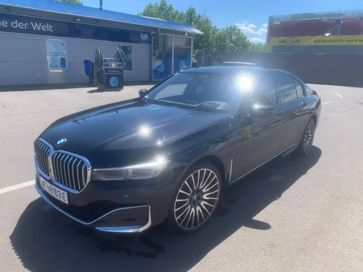 BMW 750 750d xDrive Aut. Schwarz - 1