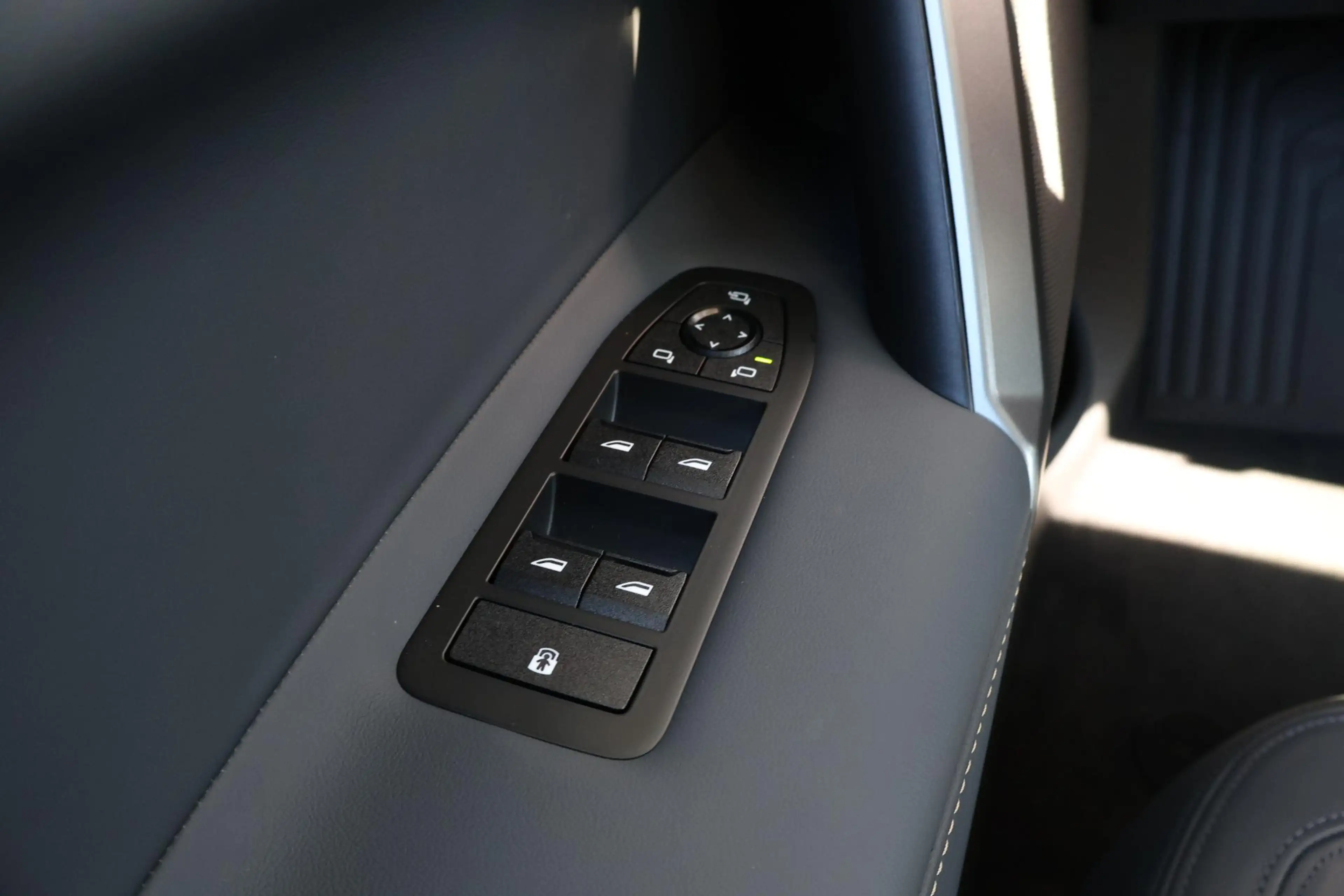 BMW iX xDrive60 | M Sportpakket Pro | Comfort Pack | Inno — photo 15