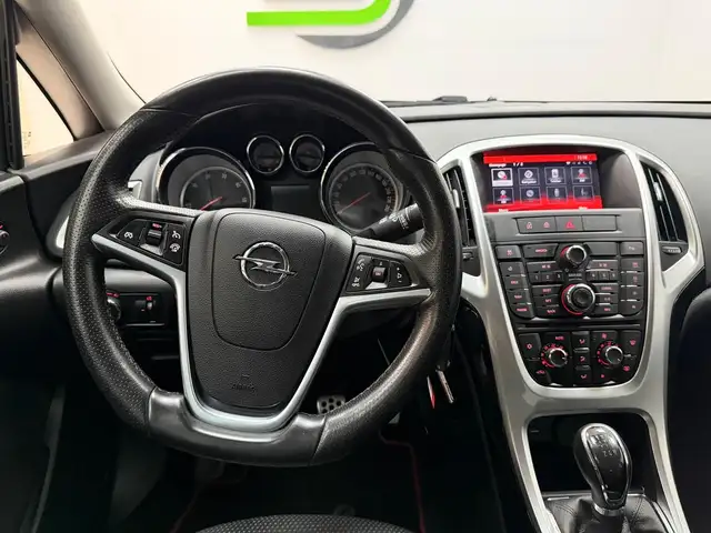 Opel Astra view 11