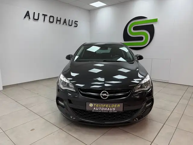 Opel Astra view 2