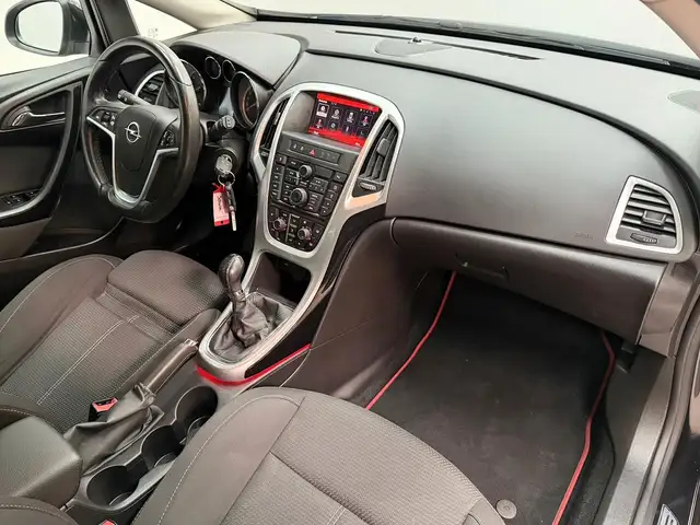 Opel Astra view 13