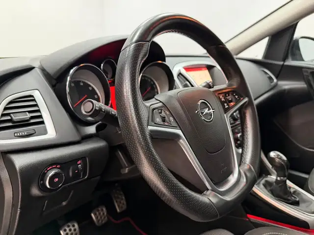 Opel Astra view 9