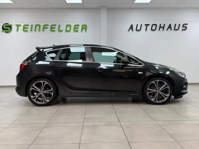 Opel Astra view 8